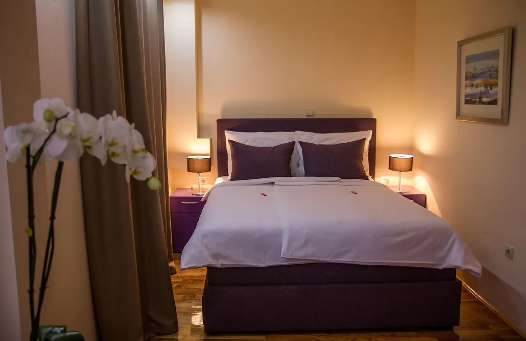 Hotel M-1