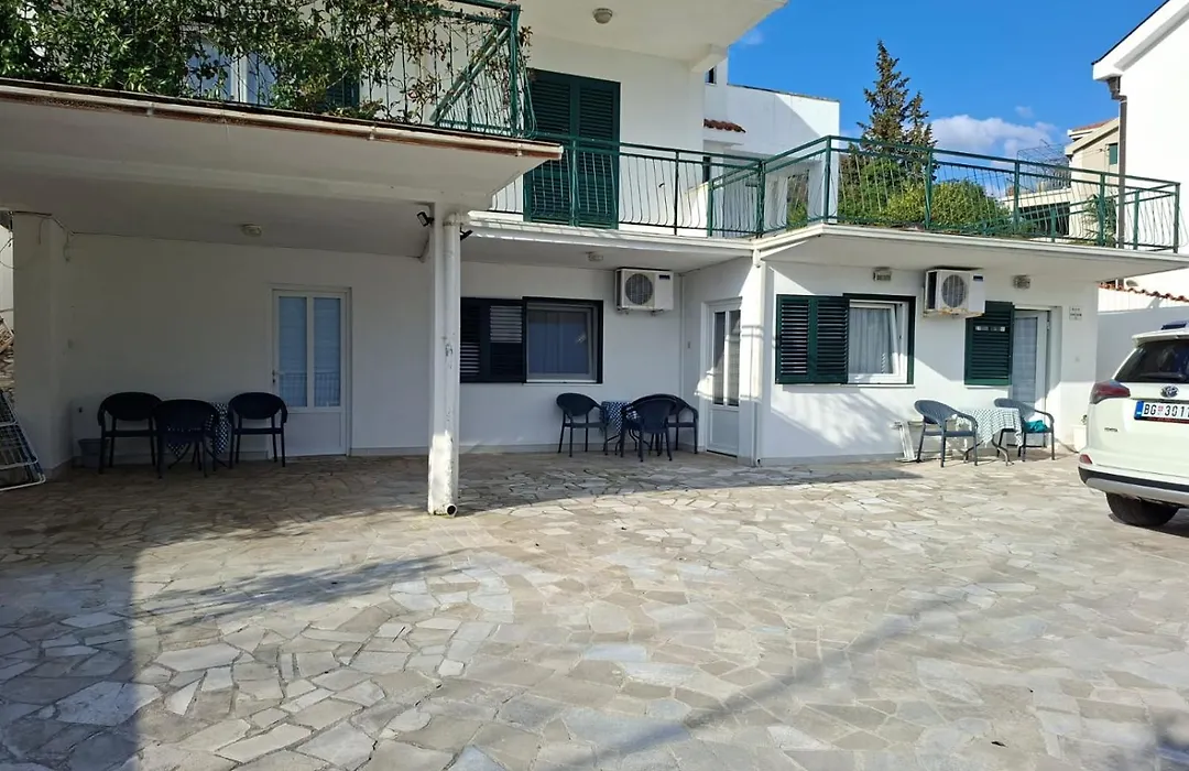 Apartments Iva-1