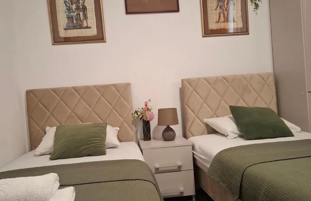 Apartments Maxhit-1