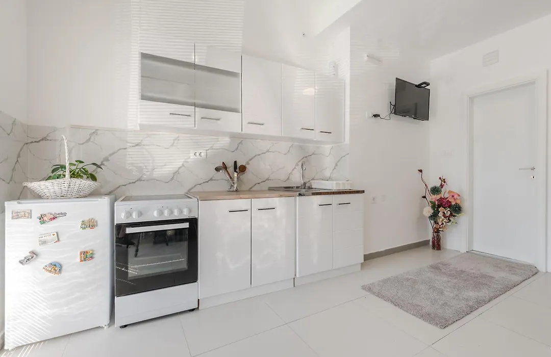 Apartments Boka Pearl-1