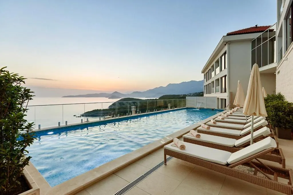 Ananti Resort Residences Beach Club-1