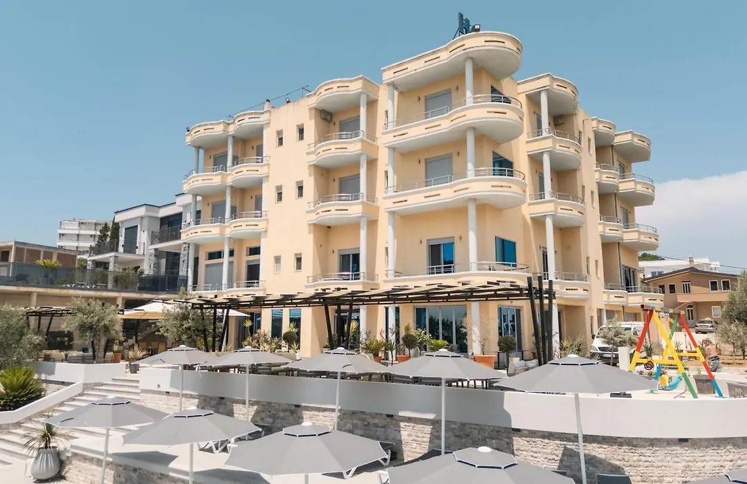 Hotel Blue Moon-1