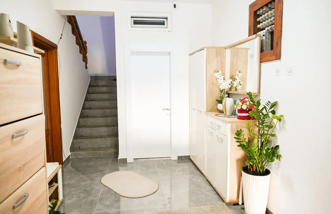 Guesthouse Elsa-1