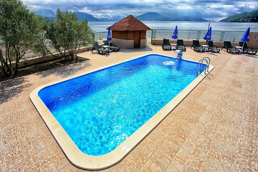 Apartments Maxi Katic-1