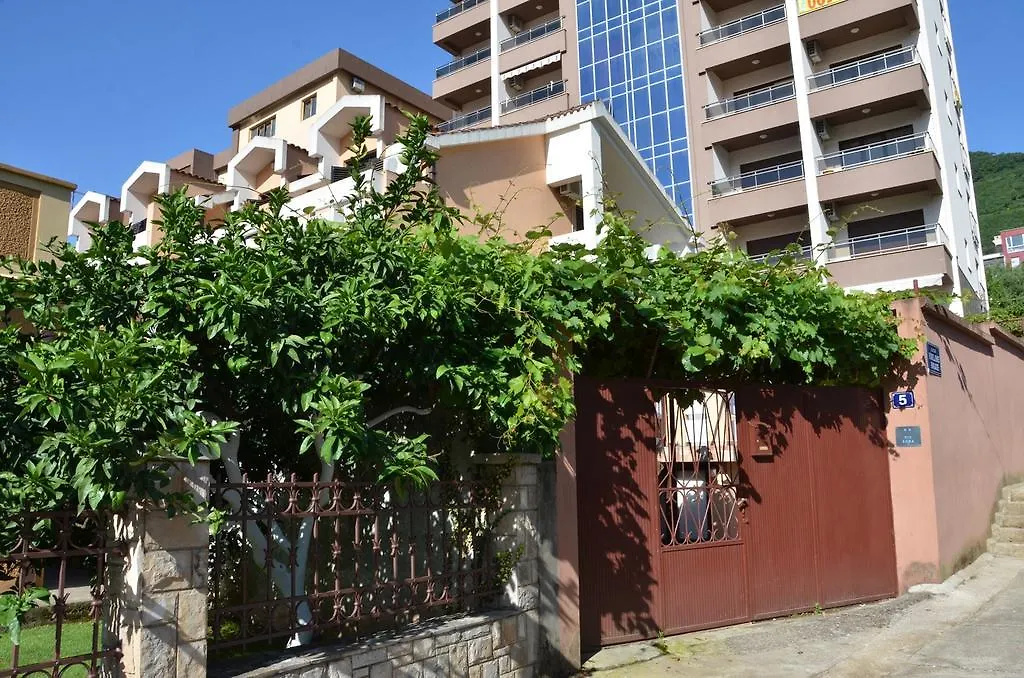 Mg Apartments And Rooms-1