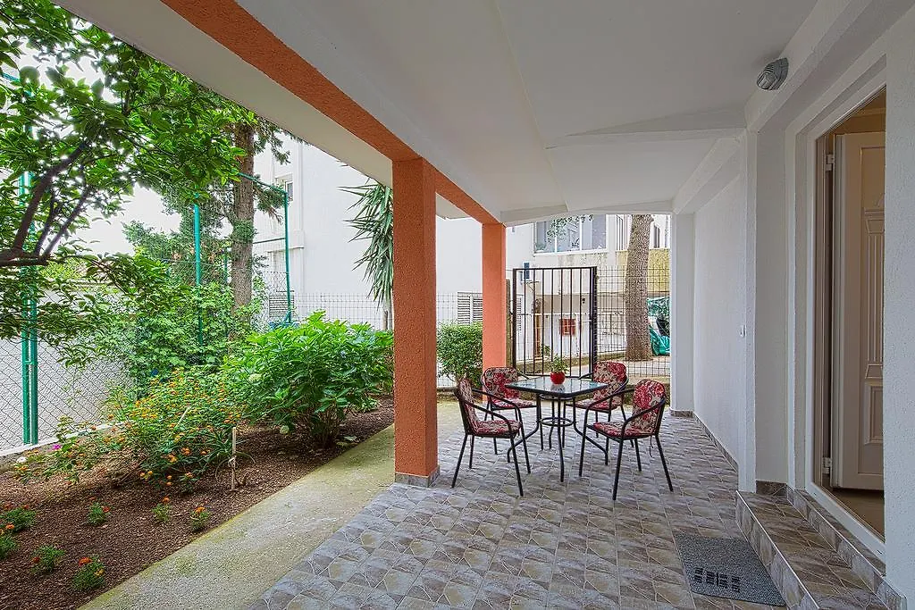 Apartment Val-1