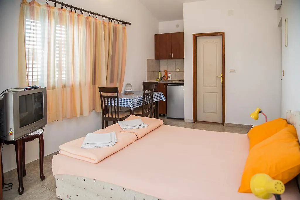 Apartmani Ksenija-1