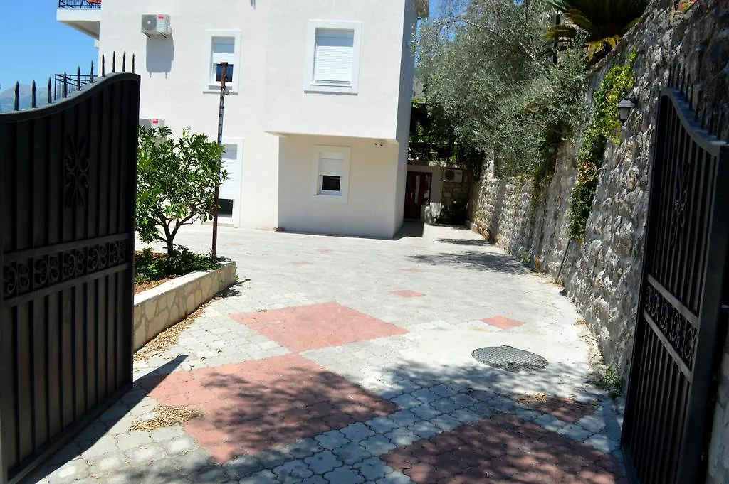 Apartments Mm-1