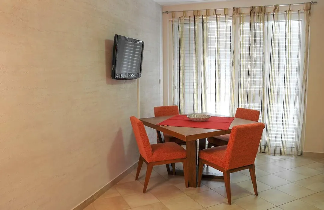 Apartments Lila Aurea-1