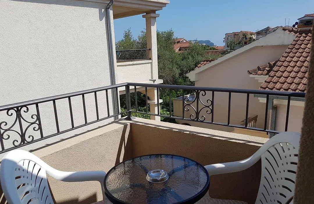 Apartments And Rooms Lijesevic-1