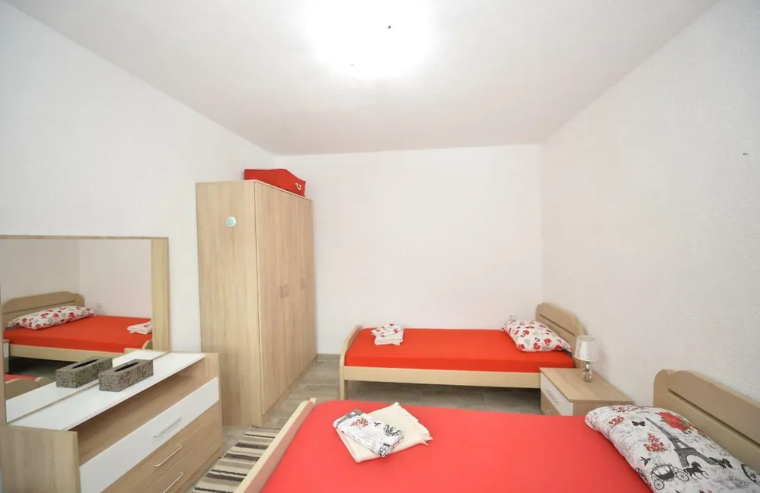 Apartment Gara-1