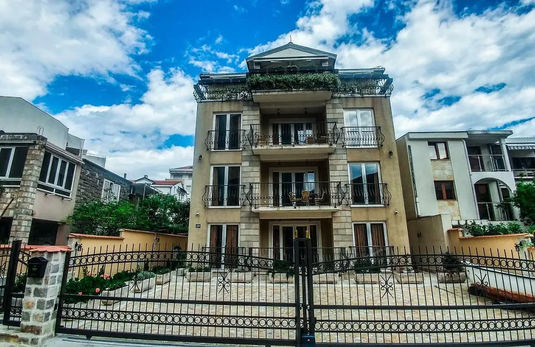 Villa Franeta Apartments-1