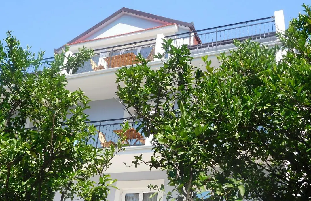 Villa Aronija-1