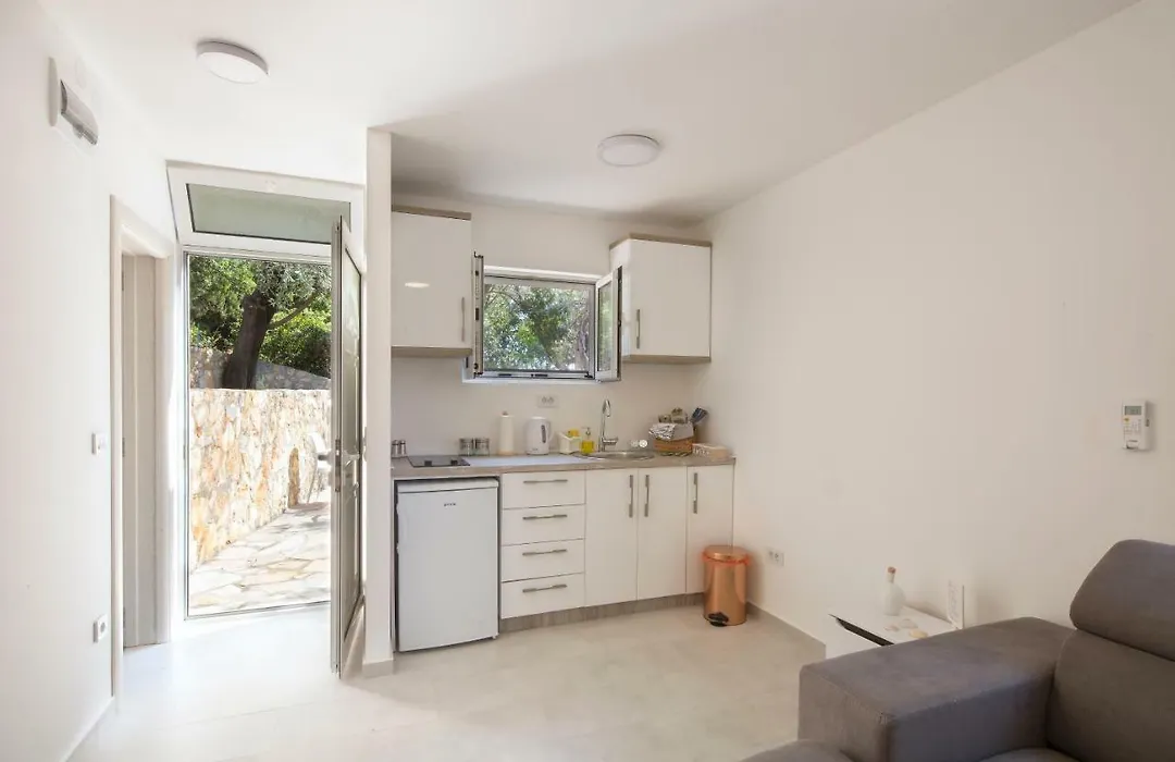 Luna Apartment-1