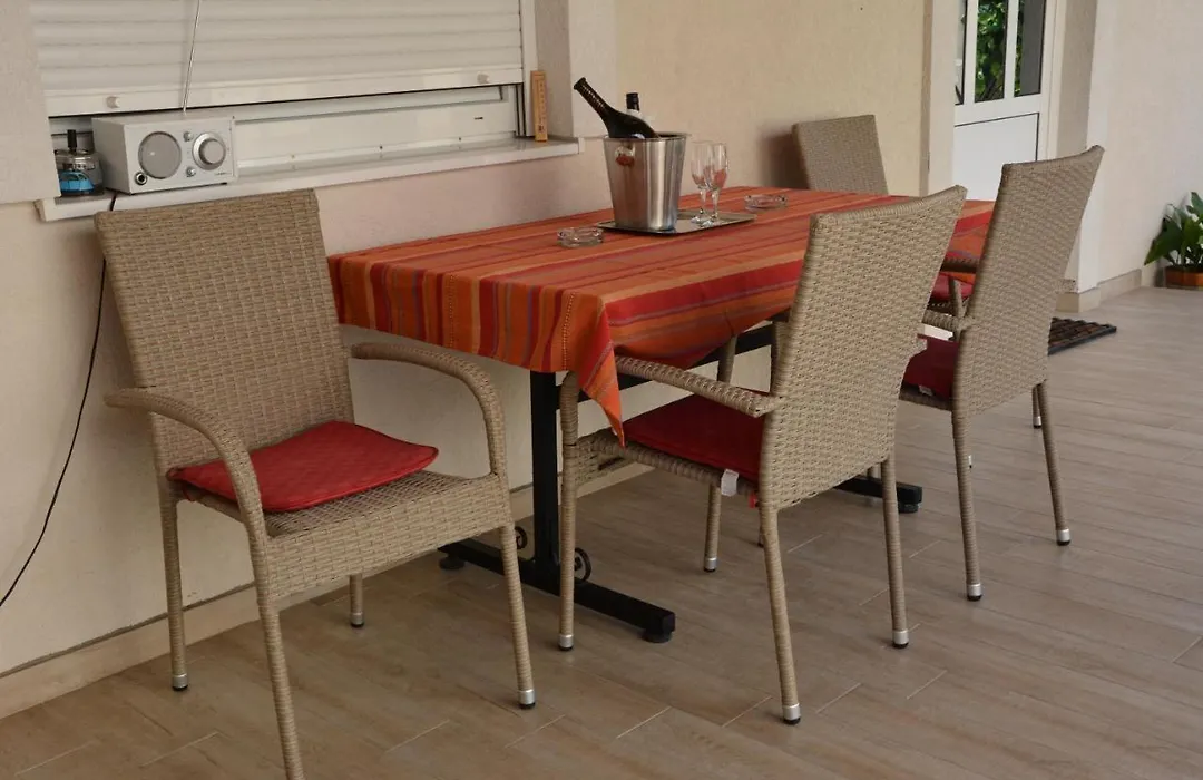 Vila Pelinovo-1