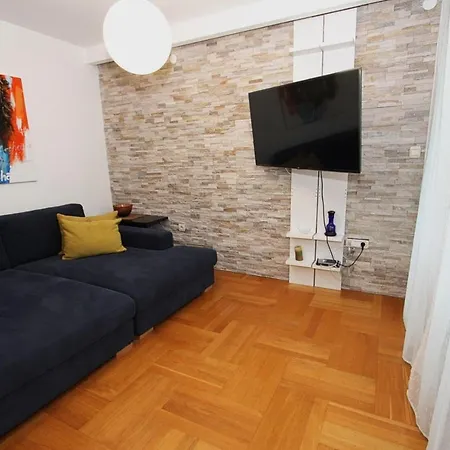Luxury Apartment Big Blue-3