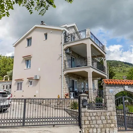 Sunny Nest Apartments-3