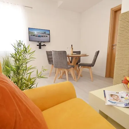 Apartments Lux S-2