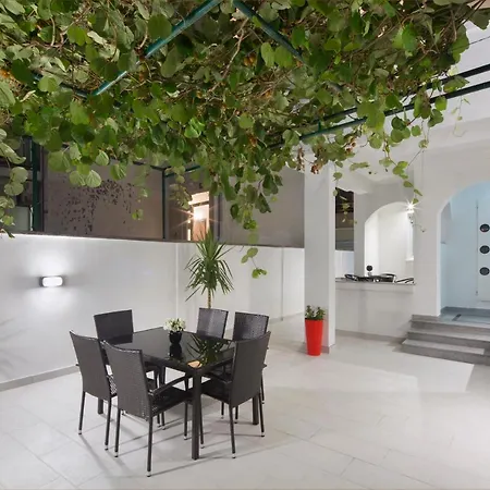 Mediterranean Apartment Budva-2