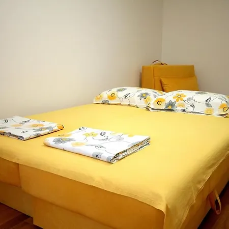 Holiday Apartments Petrovac-3