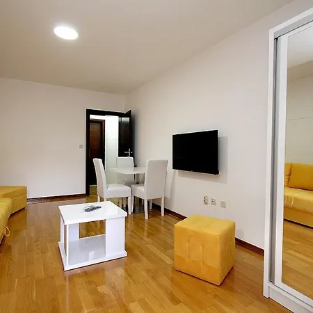 Holiday Apartments Petrovac-2