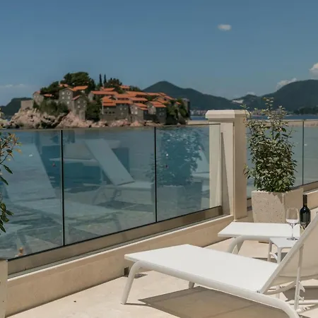 Petra'S Beachfront Penthouse-2