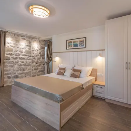 Apartment La Piazzetta 1-2