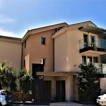 Vila Centar-2