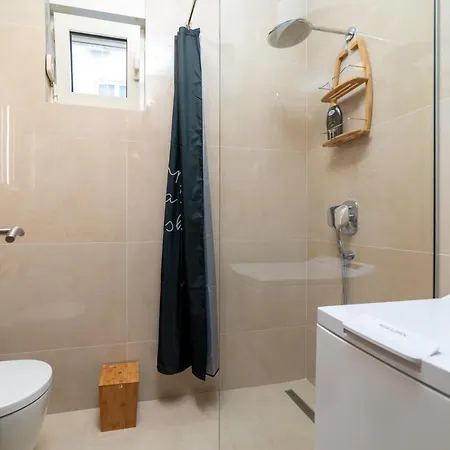 Ana'S Apartment Budva Mne-2
