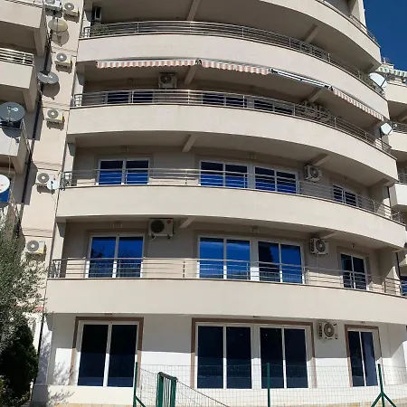 Blue Sky Apartment-3