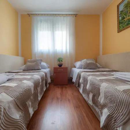 Maxim Family Apartment Budva-3