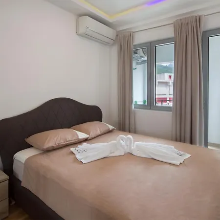 City Center Lux Apartment-3