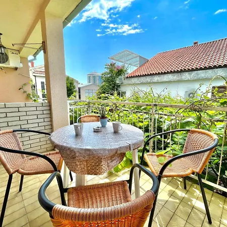 Garden House Budva-3