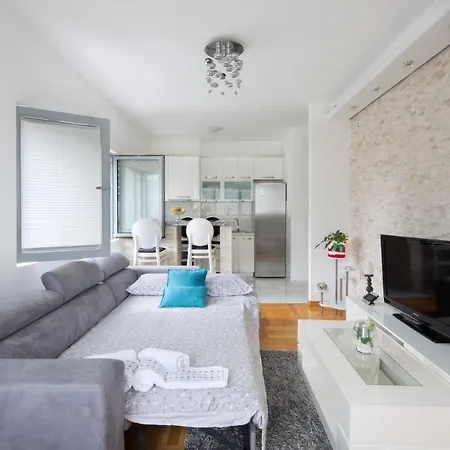 City Center Lux Apartment-2