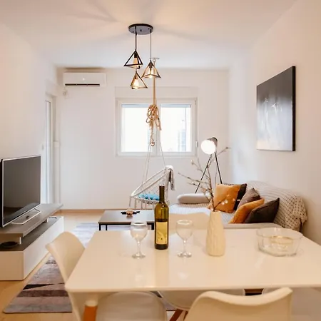 Modern, Work-Friendly Apartment, City Kvart-2
