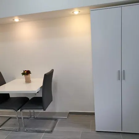 Apartment Diamond -Modern And Lovely Seaside Studio Apartment-2