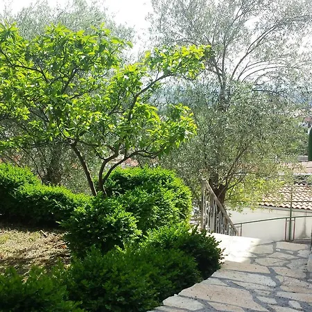 Hoxha Rooms-3