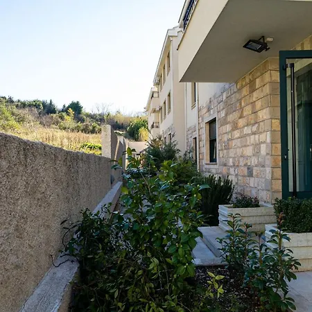 Boka View Luxury Suite - With Free Garage Parking-3
