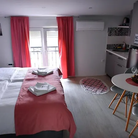 Studio Apartments Bulevar-3