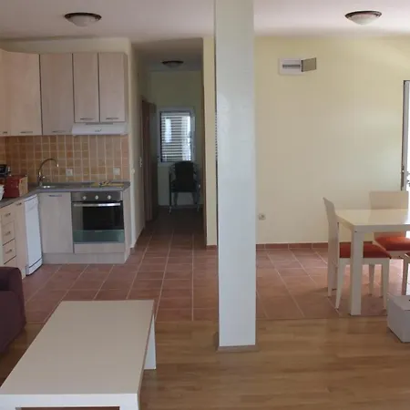 Petrovac Holiday Apartments 1-2