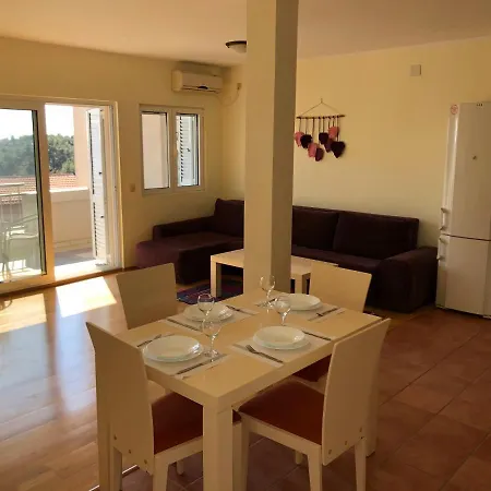 Petrovac Holiday Apartments 1-3