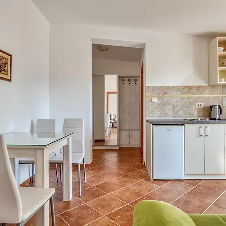 Apartmani Olga-2