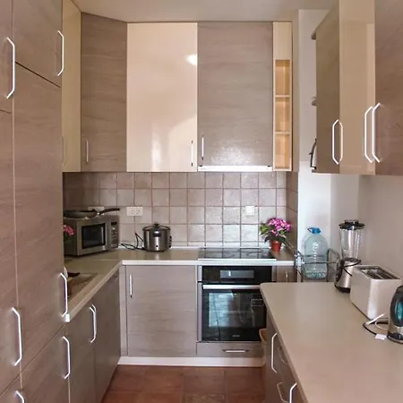 One Bedroom Apartament With Sea View And Private Parking-2