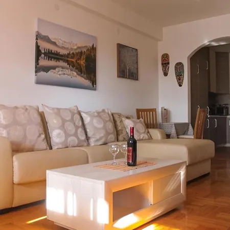 One Bedroom Apartament With Sea View And Private Parking-3