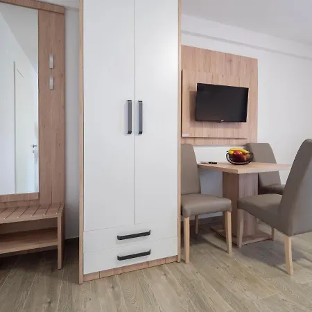 Studio Apartments Marea 2-3
