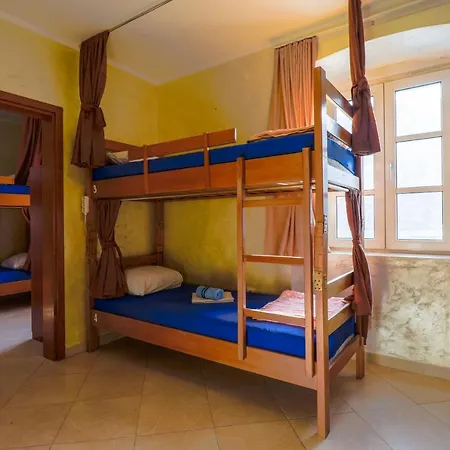 Montenegro Hostel 4U-2