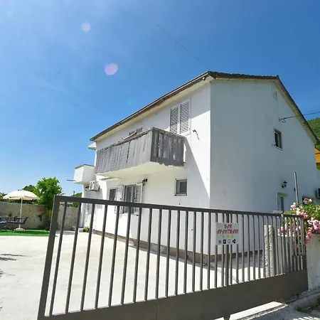 Ban Apartmani-3
