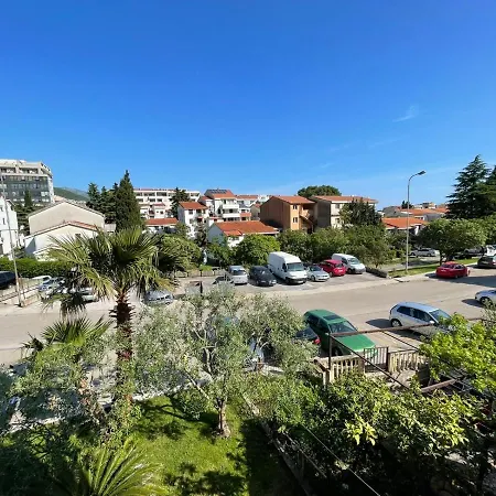 Family Three Bedroom Apartment Mimoza 2-3