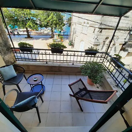 Apartments Jelena Skver-3
