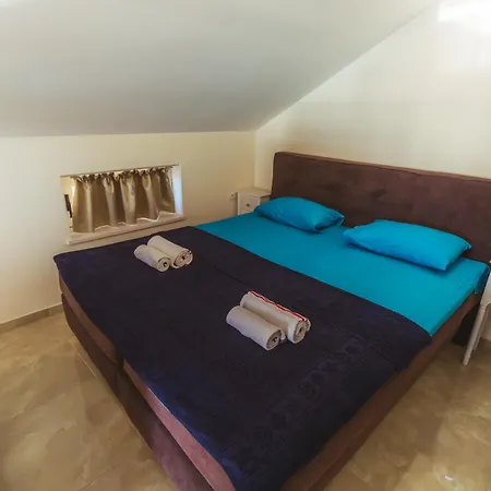 Galija Lux Petrovac-3